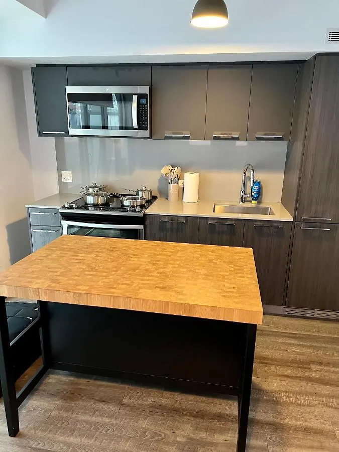 Exquisite One Bedroom Condo Toronto 0*,